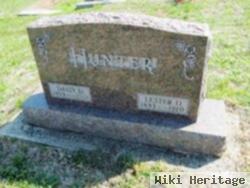 Lester O Hunter