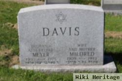 Mildred R Davis