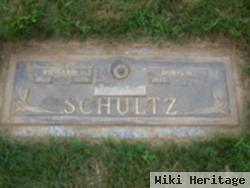 Doris M Schultz