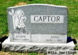 Anna Captor