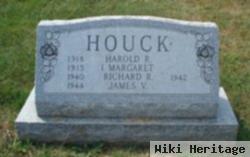 Richard R Houck