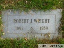 Robert J Wright