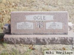 Dorothy J Ogle
