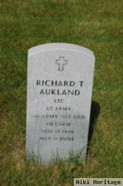 Richard T Aukland