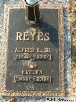 Evelyn Reyes