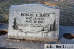 Robert E Davis