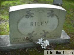 Perna Oma Johnson Riley