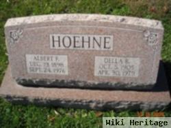 Della Hoehne