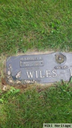 Harold R "bob" Wiles