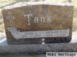 Richard H Tank, Sr