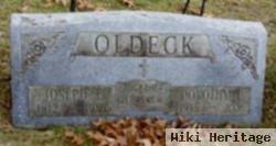 Dorothy L Oldeck