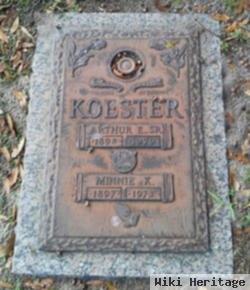 Arthur E Koester, Sr