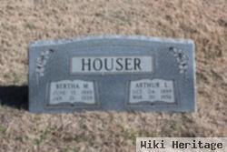 Arthur L Houser