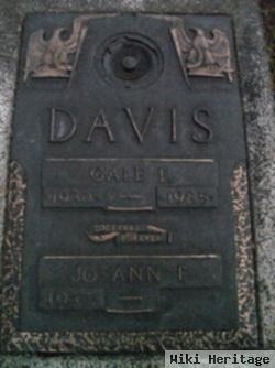 Gale E Davis