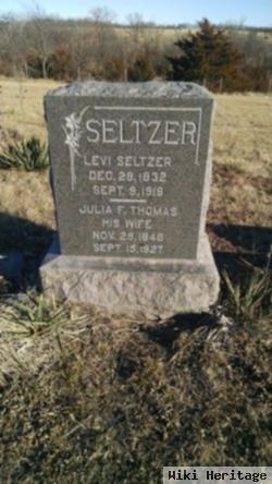 Levi Hain Seltzer