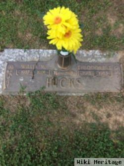 Willia M Hicks