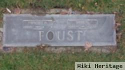 Dwight D Foust