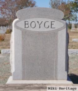 Essy L Boyce