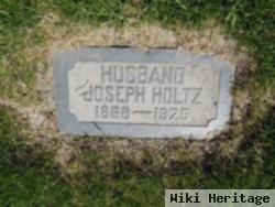 Joseph Holtz