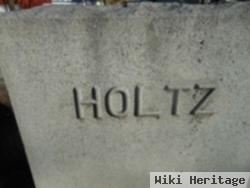 Dorothy I Holtz