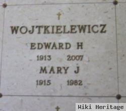 Mary J Wojtkielewicz