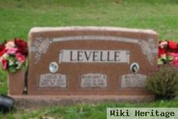 Michelle L Levelle