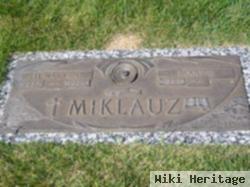 H Warren Miklauz