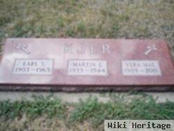 Earl S. Kjer