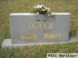 Hixie Dills Crook