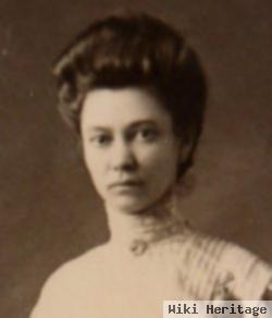 Maud Curtis