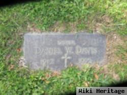 Daniel W Davis