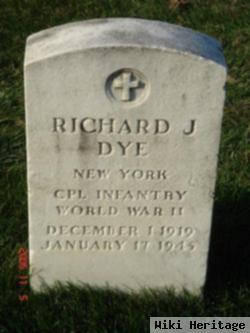 Richard J Dye