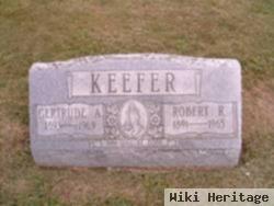 Robert R Keefer