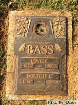 Lewie E Bass