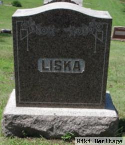 Helen L Liska