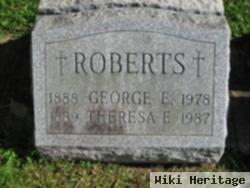 Theresa E Roberts