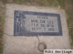 Min Sik Lee