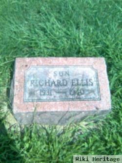 Richard D Ellis