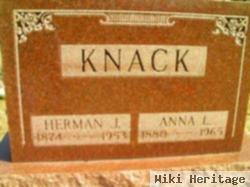 Anna L Knack