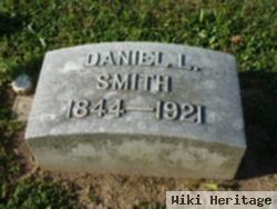 Daniel L Smith