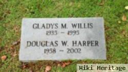 Gladys M Willis