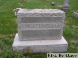 Retta Knickerbocker