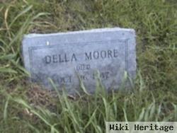 Della Moore