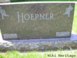 Linda A Dobberpuhl Hoepner