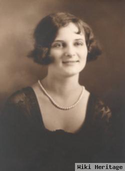 Helen Smykal Pingenot