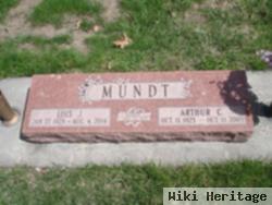 Lois J Carr Mundt