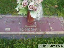 Vina Brooks