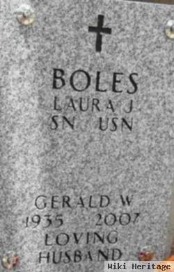 Laura J Boles