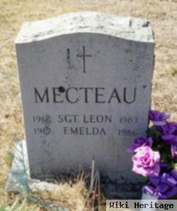 Leon R Mecteau