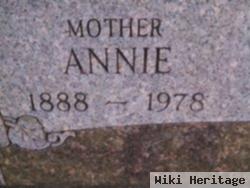 Annie Horvath